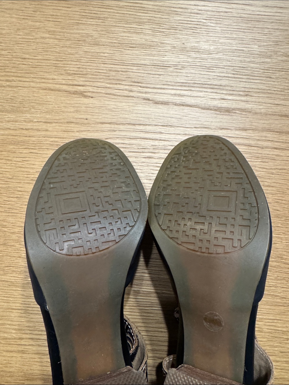 Leather Floral-Detail Black Mary Jane Heels - Picture 12 of 15